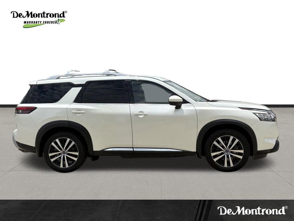 Used 2023 Nissan Pathfinder Platinum w/ Cargo Package FWD image 4