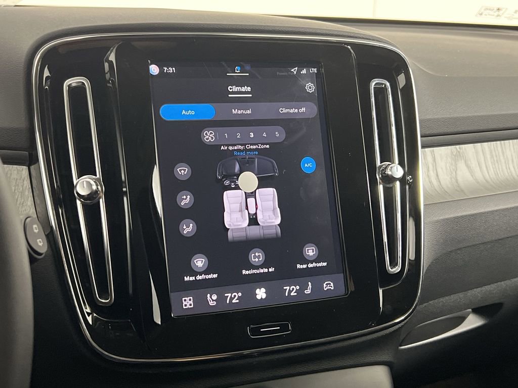 New 2026 Volvo XC40 B5 Core w/ Climate Package image 13
