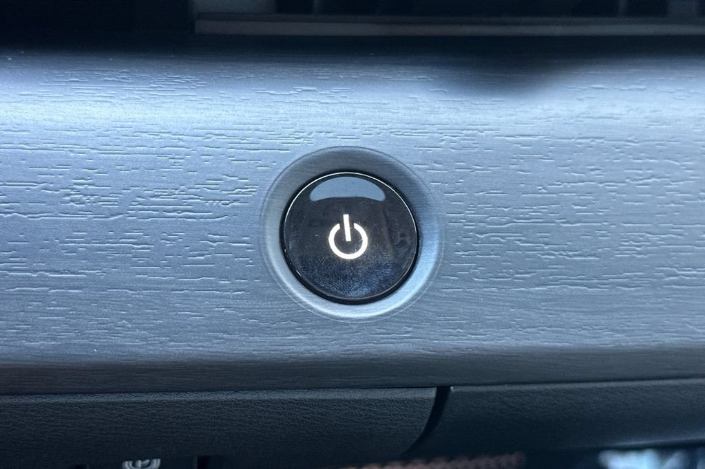 Used 2024 Nissan Ariya FWD image 22