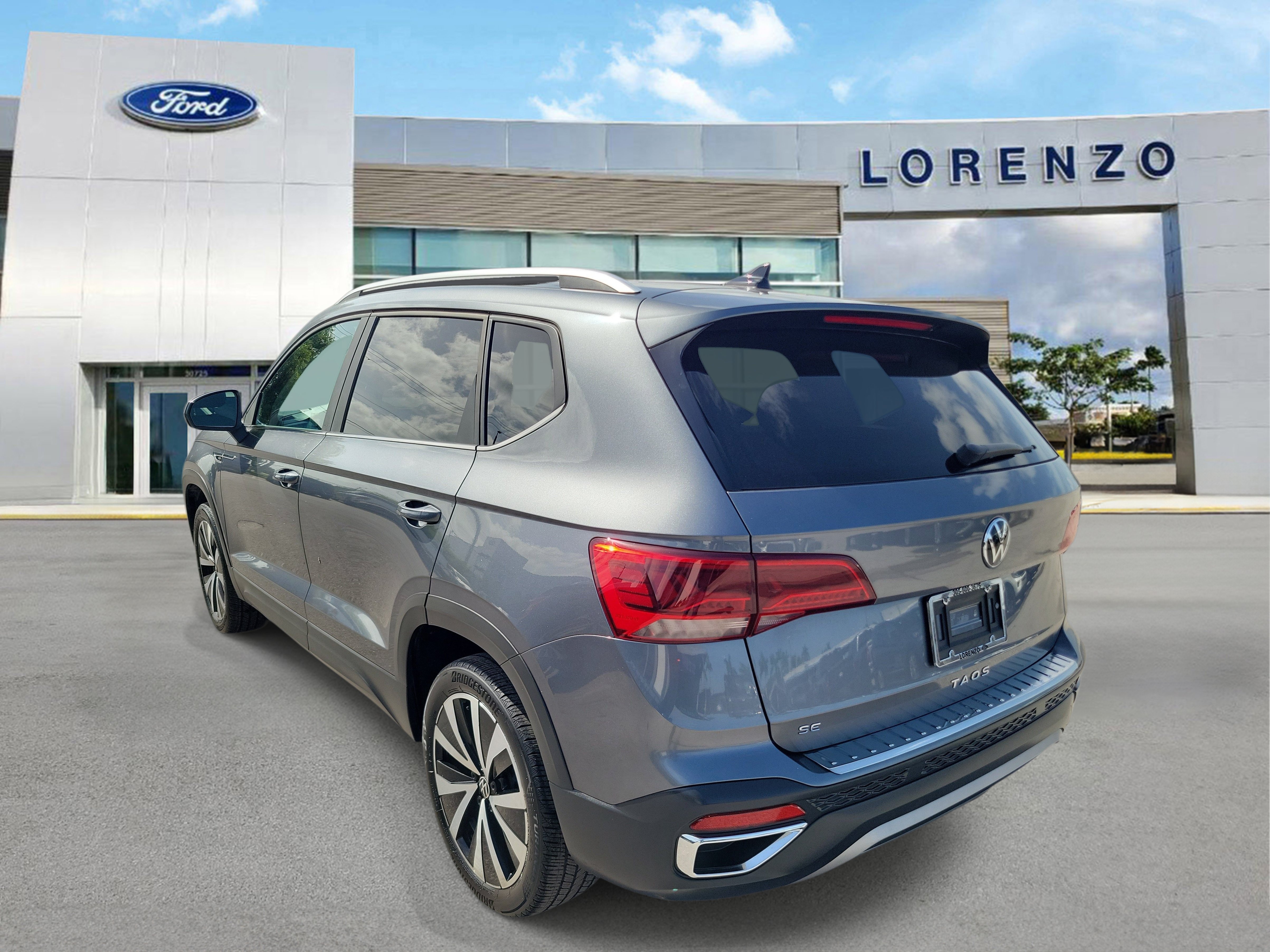 Used 2022 Volkswagen Taos SE FWD image 7