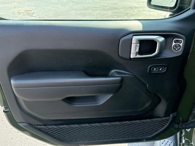 Used 2023 Jeep Gladiator Mojave w/ Cold Weather Group image 23