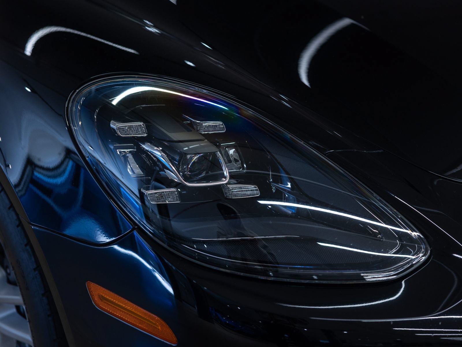 Certified 2020 Porsche Panamera image 14