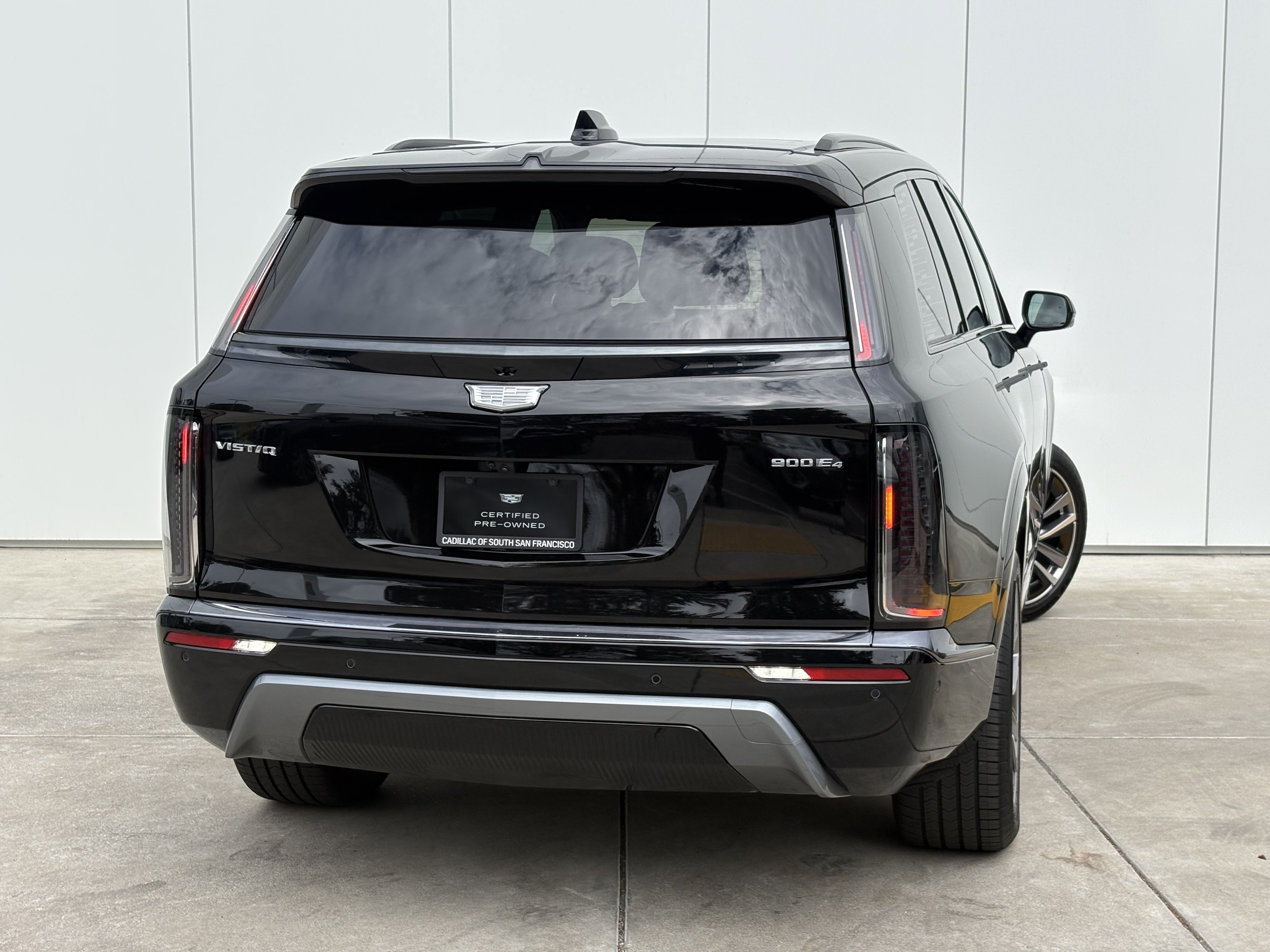 Certified 2026 Cadillac Vistiq Sport w/ LPO, Floor Liner Package AWD/4WD image 6