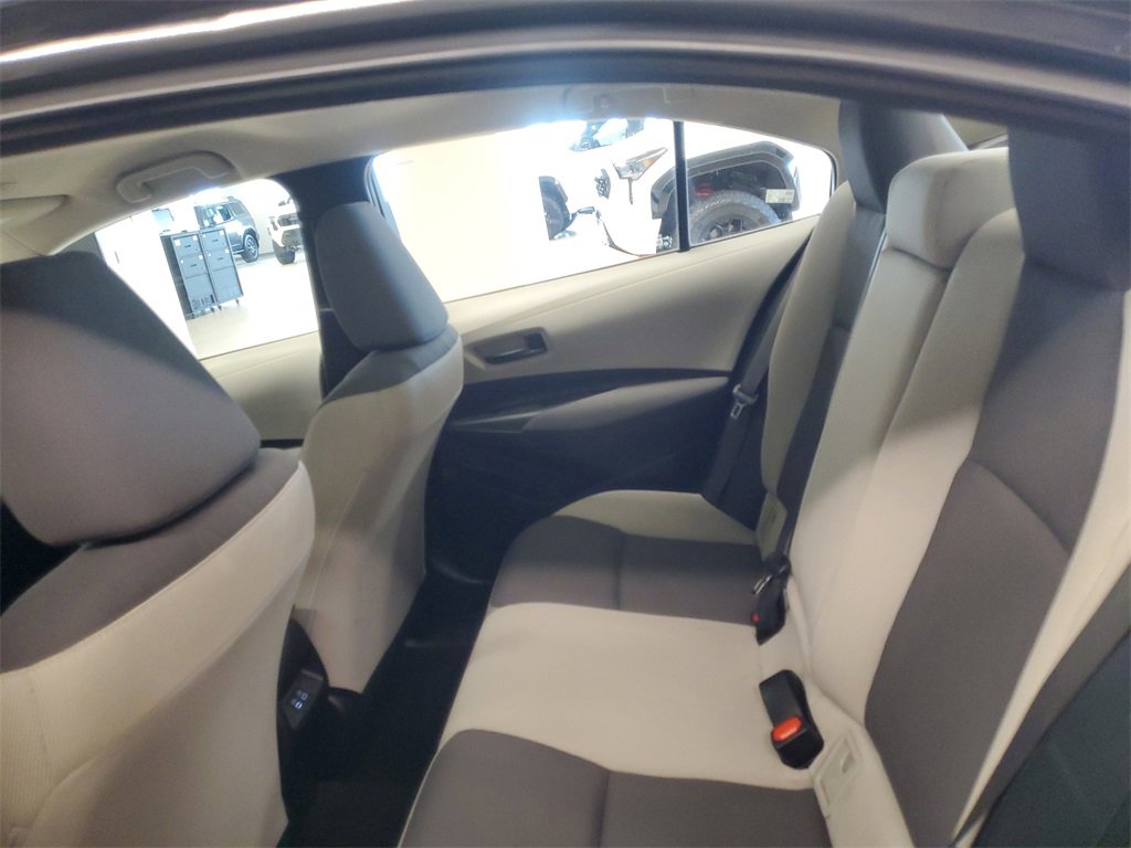 Used 2023 Toyota Corolla LE image 10
