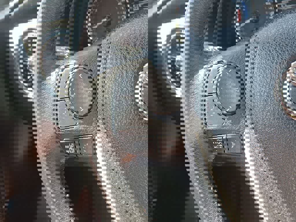 Used 2017 Toyota Corolla SE w/ SE Premium Package FWD image 17