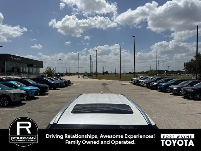 Used 2021 Toyota Highlander XLE FWD image 5