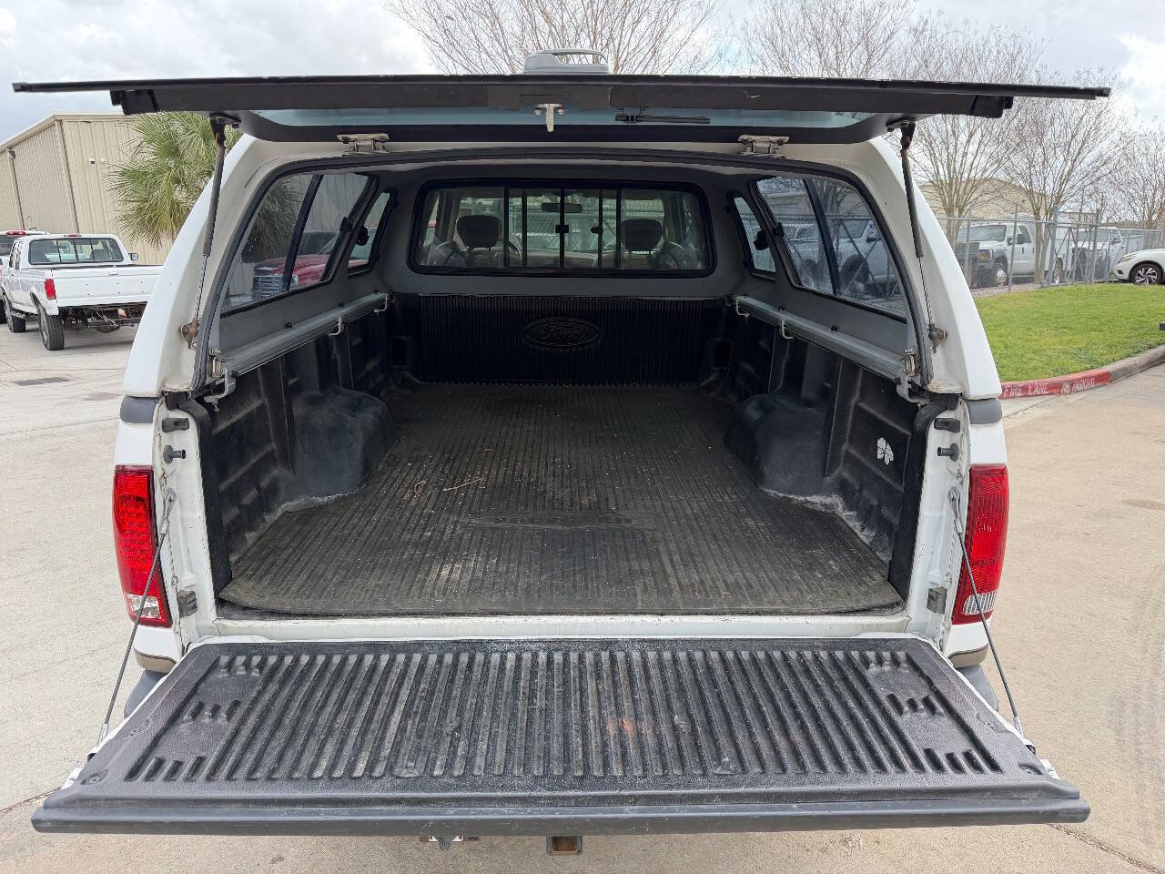 Used 2002 Ford F250 Lariat image 17
