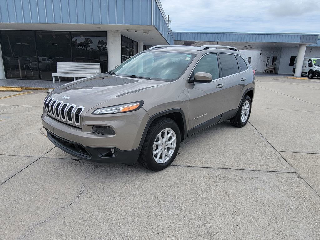 Used 2018 Jeep Cherokee Latitude AWD/4WD image 1