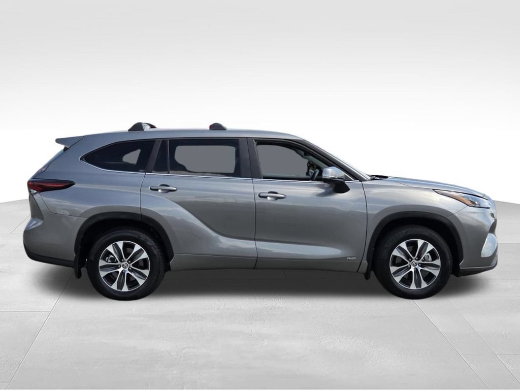 Used 2026 Toyota Highlander XLE AWD/4WD image 7