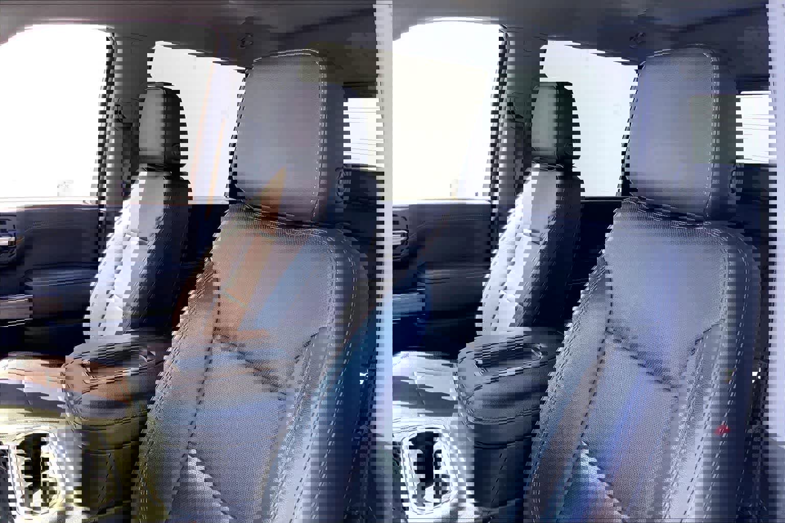 Used 2020 Chevrolet Silverado 2500 LTZ w/ LTZ Plus Package image 12