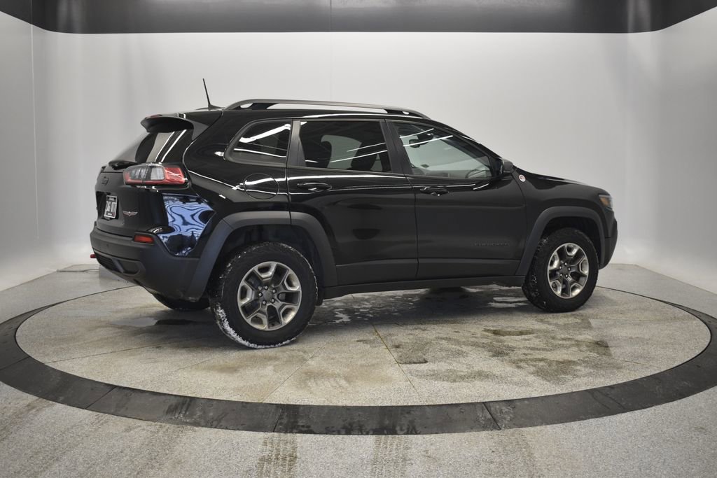 Used 2019 Jeep Cherokee Trailhawk w/ Cold Weather Group image 9