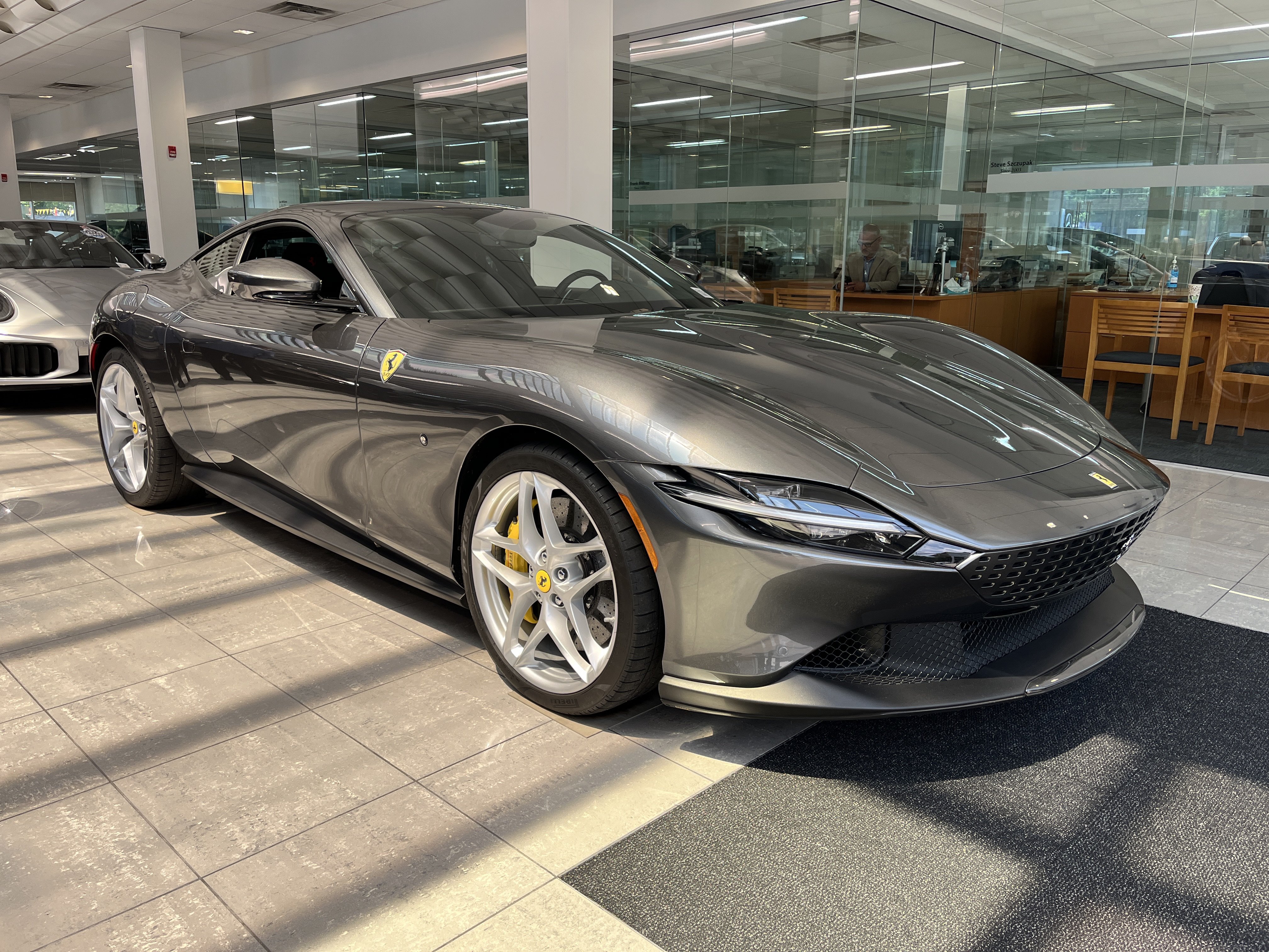 Used 2022 Ferrari Roma RWD image 4
