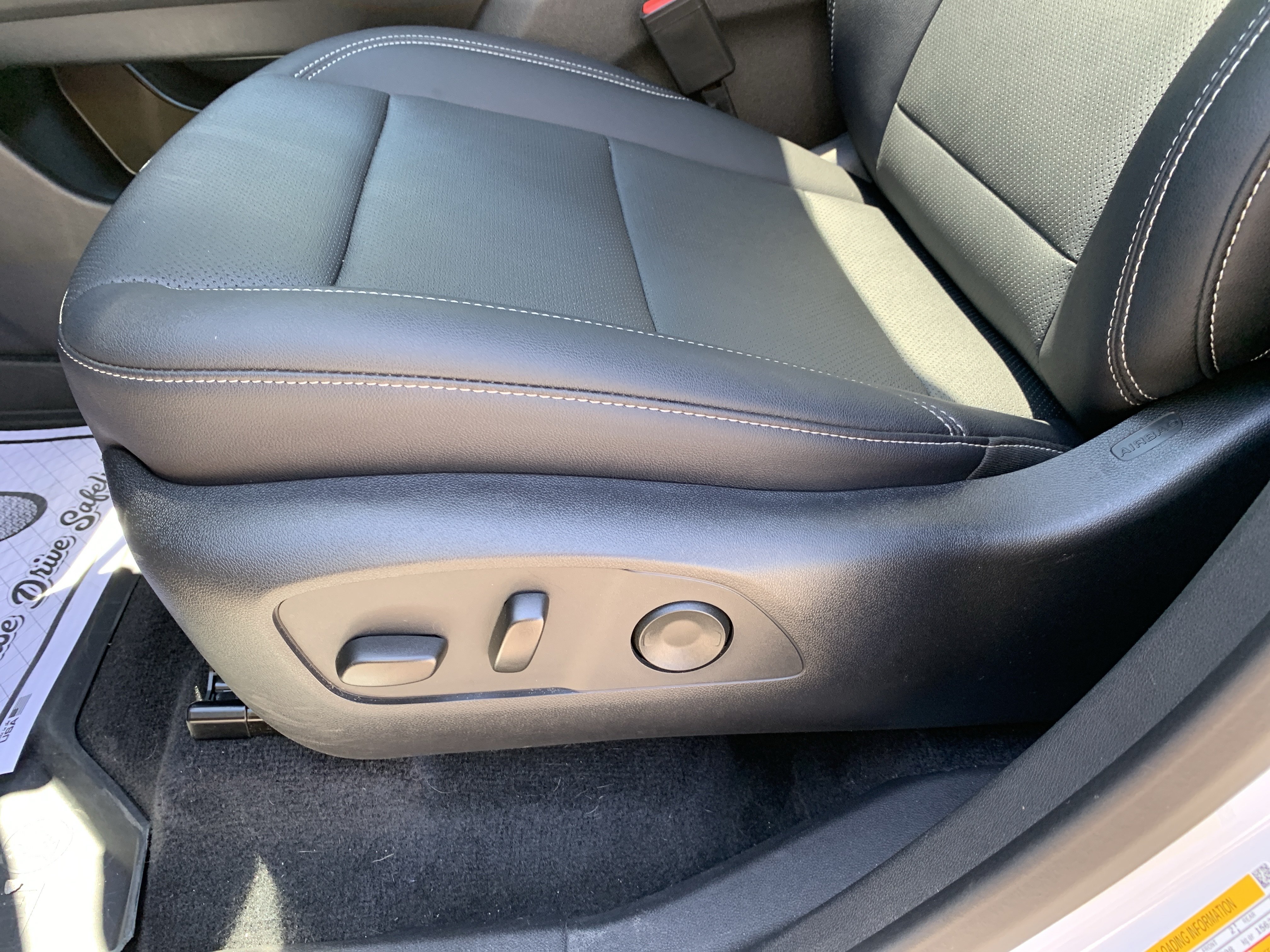 Used 2025 Chevrolet Traverse LT w/ Sun and Wheel Package FWD image 12