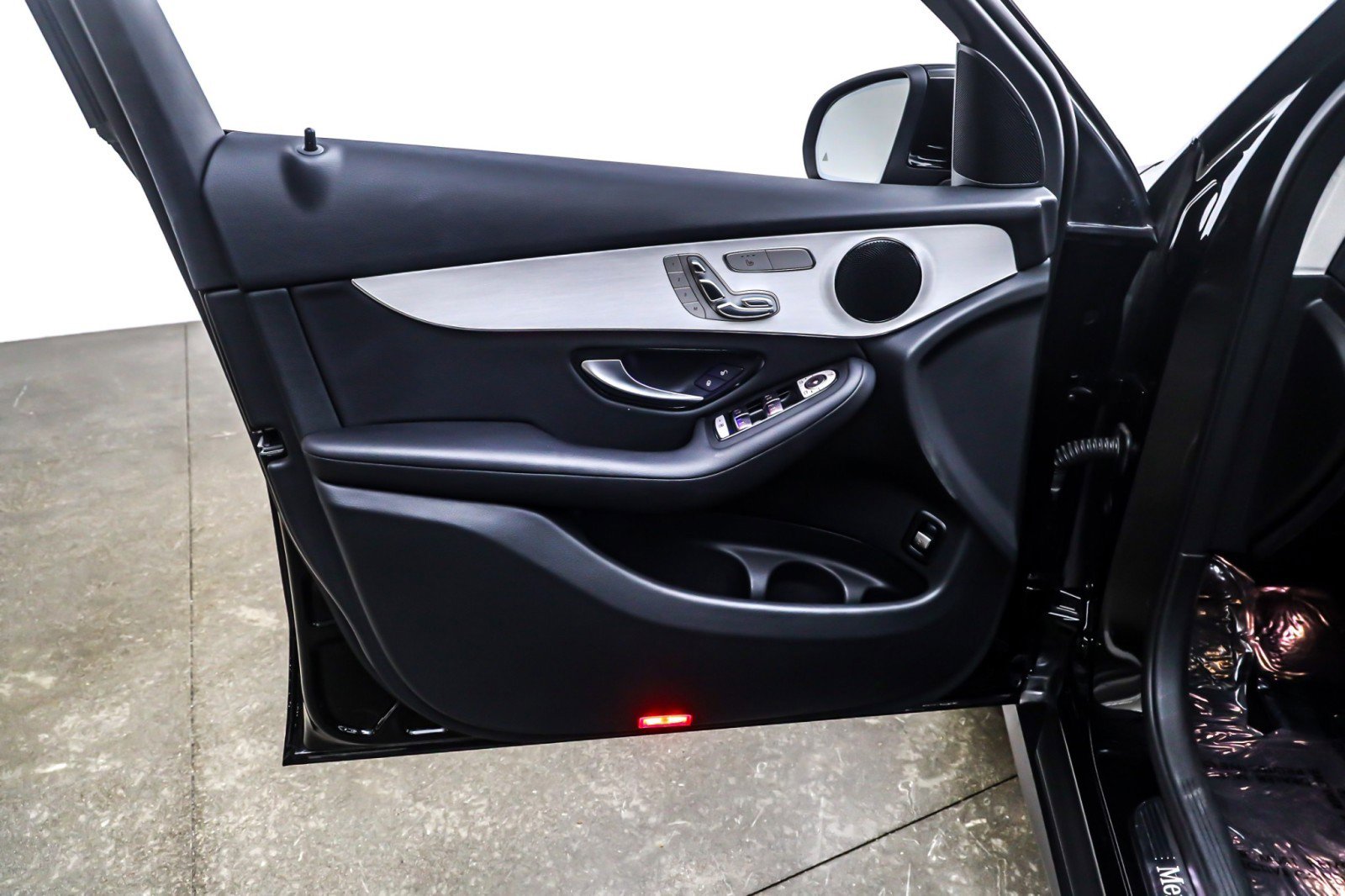 Used 2022 Mercedes-Benz GLC 300 w/ Premium Package Lite image 21