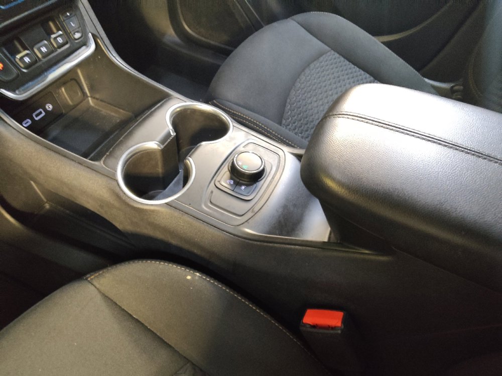 Used 2020 GMC Terrain SLE image 26