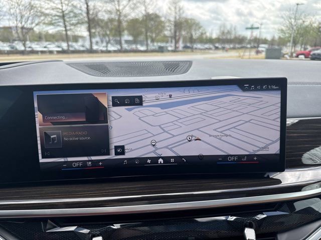 Certified 2024 BMW X5 xDrive50e w/ Premium Package image 13