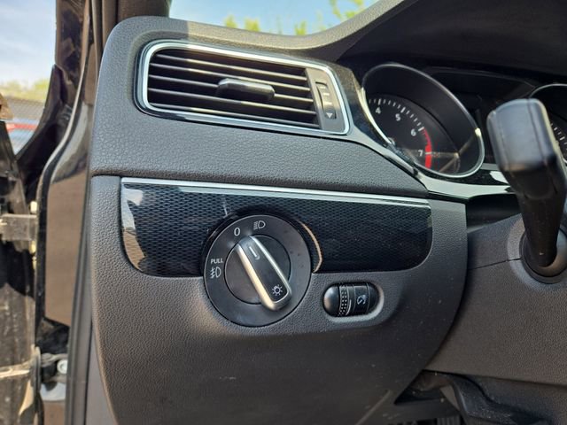 Used 2015 Volkswagen Jetta Sport FWD image 17