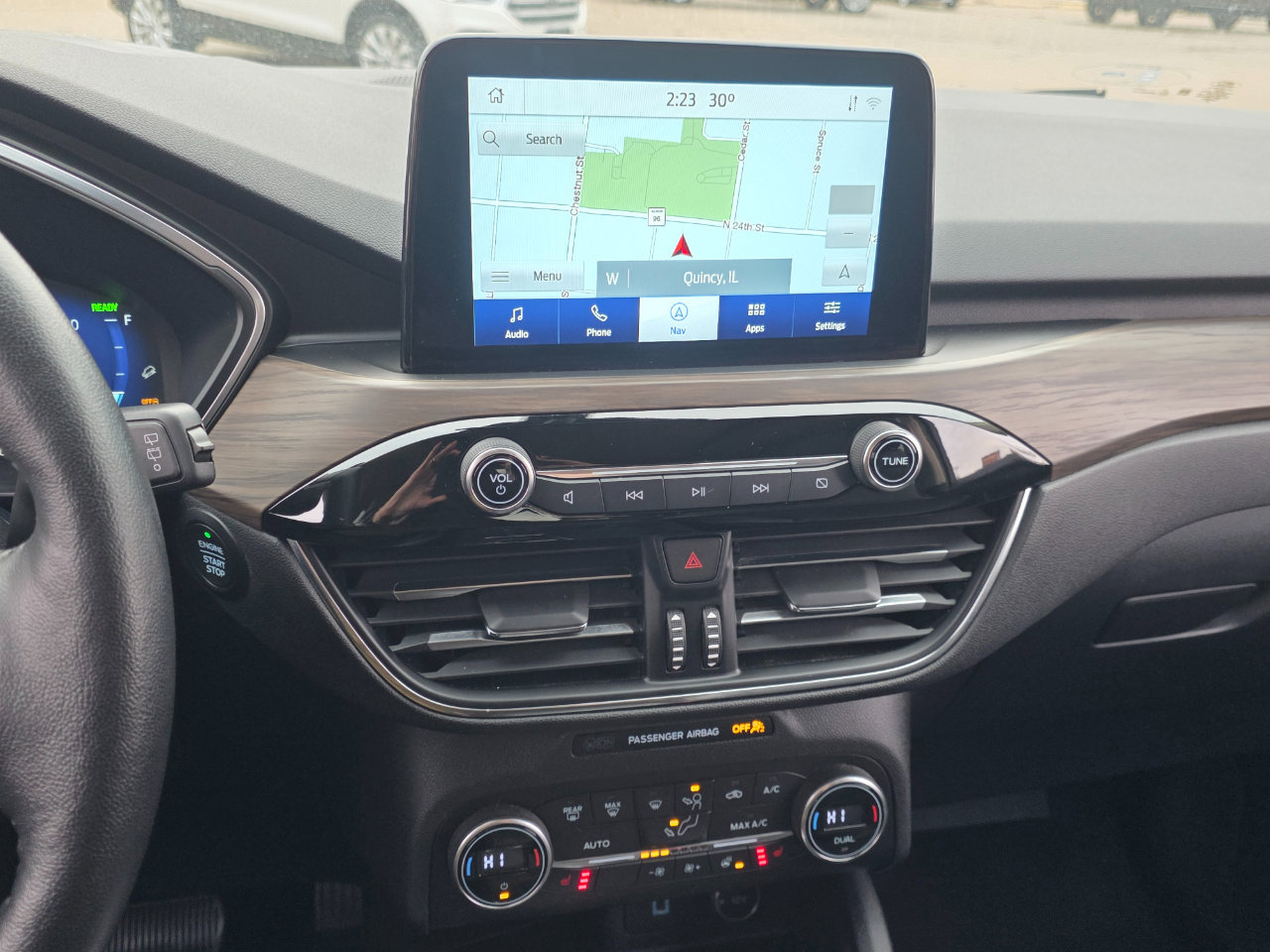 Used 2020 Ford Escape Titanium w/ Titanium Premium Package 2.0 image 3