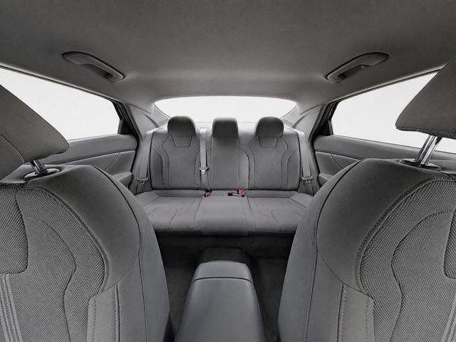 Used 2021 Hyundai Elantra SE FWD image 26