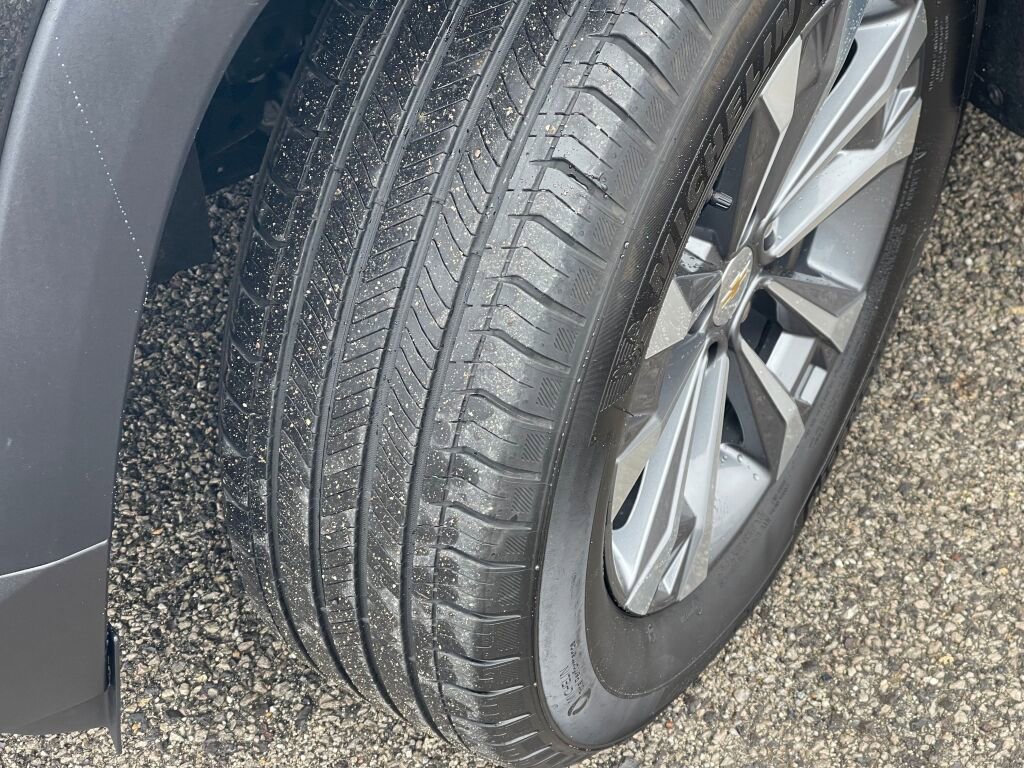 Used 2025 Chevrolet Equinox LT w/ Convenience Package II image 37