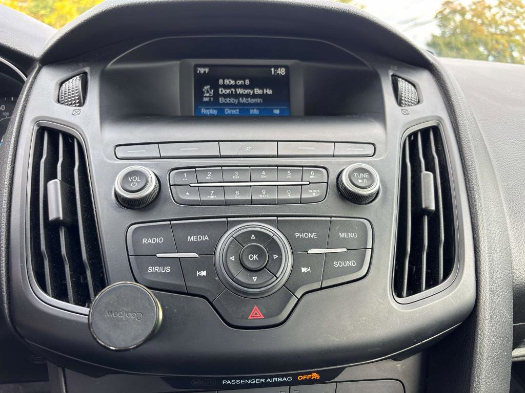 Used 2018 Ford Focus SE w/ SE Appearance Package image 21