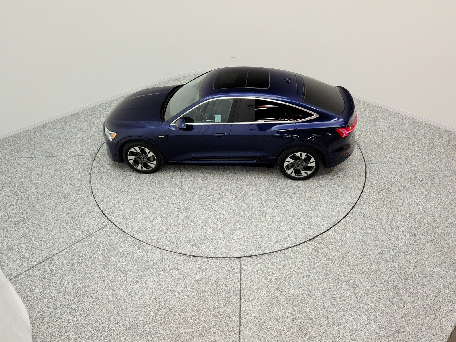 Used 2022 Audi e-tron Premium AWD/4WD image 16