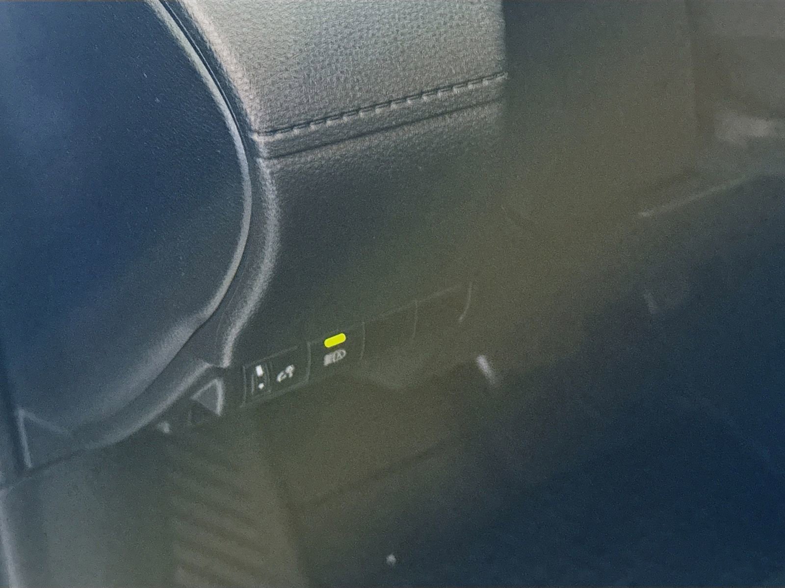 Used 2023 Toyota Corolla Cross LE w/ Moonroof Package image 8