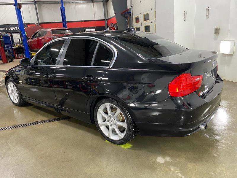 Used 2011 BMW 335i xDrive Sedan image 3