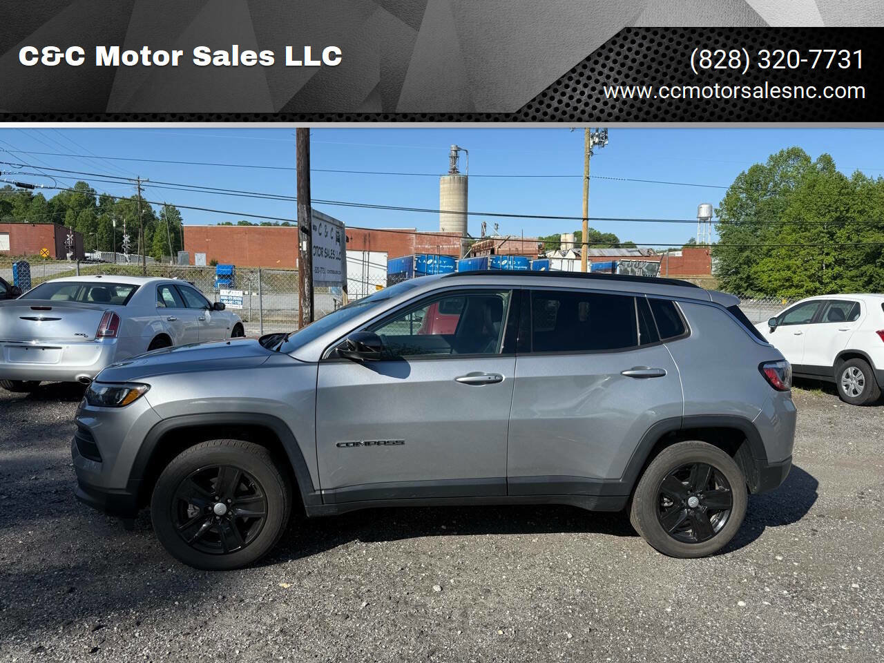 Used 2022 Jeep Compass Latitude w/ Convenience Group AWD/4WD image 1