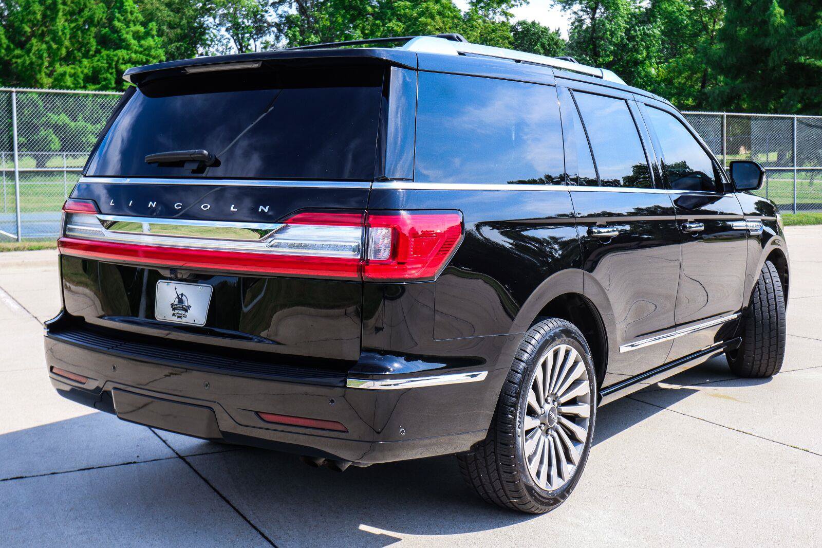 Used 2019 Lincoln Navigator Reserve w/ Cargo Package AWD/4WD image 22
