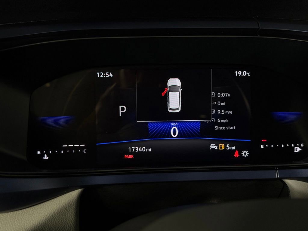 Used 2024 Volkswagen Taos SE FWD image 16