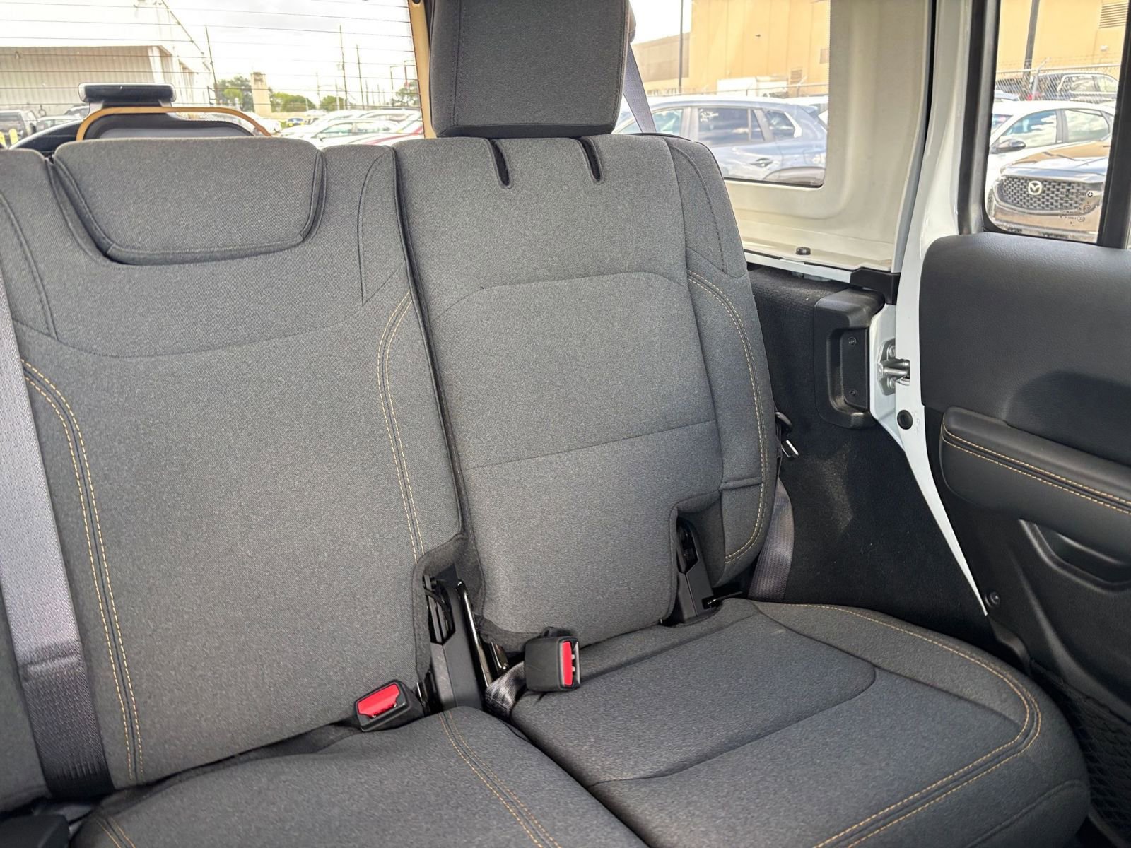 Used 2025 Jeep Wrangler Sahara image 35