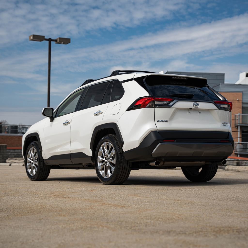Used 2019 Toyota RAV4 Limited w/ Advanced Technology Package image 5