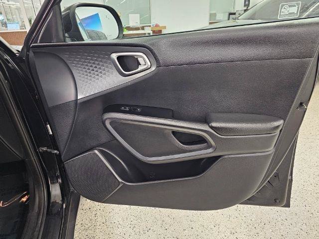 Used 2020 Kia Soul S FWD image 26