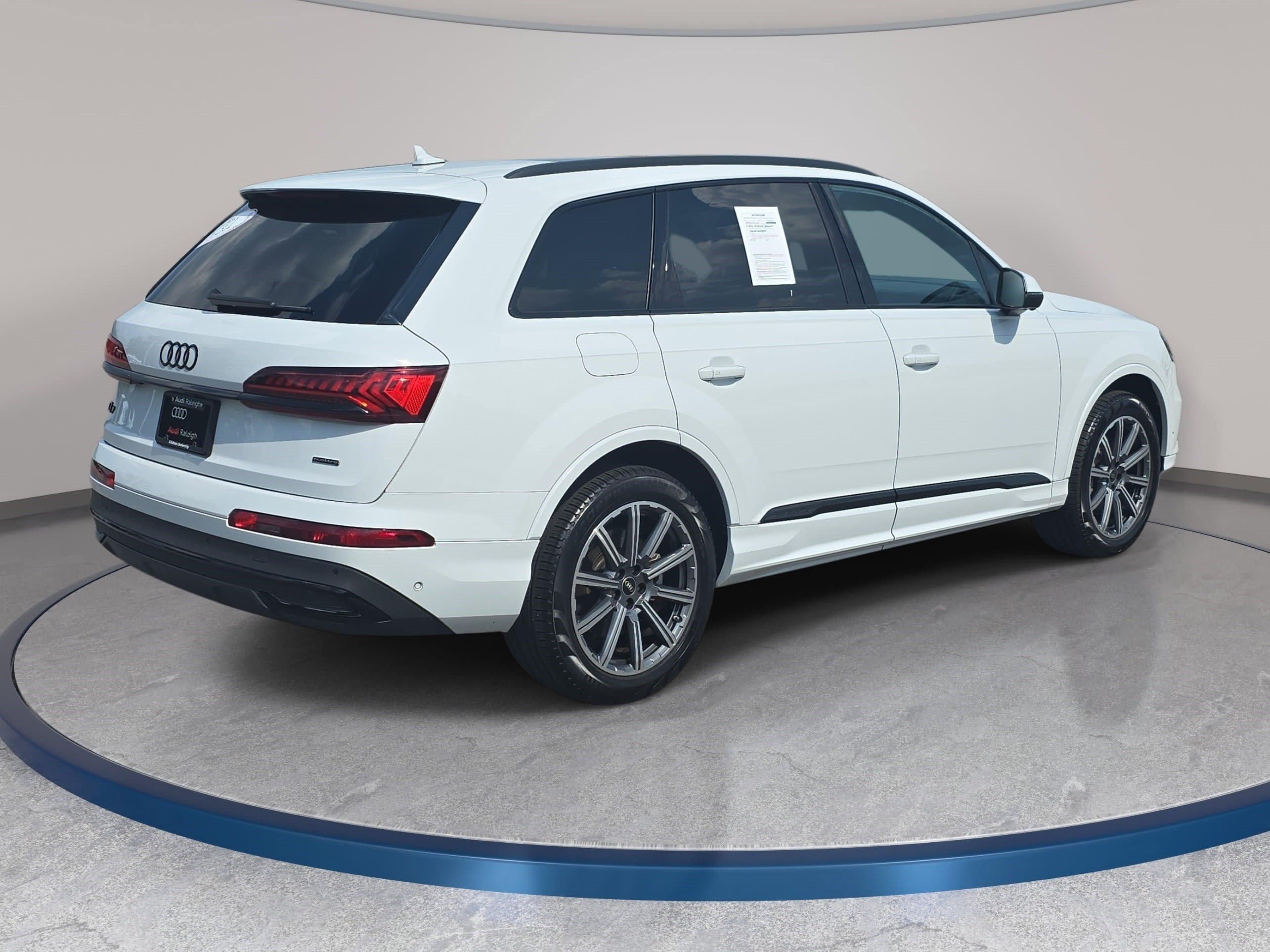 Used 2023 Audi Q7 2.0T Premium Plus w/ Premium Plus Package AWD/4WD image 5