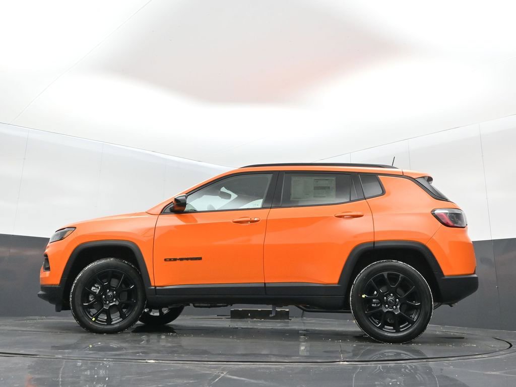 New 2026 Jeep Compass Latitude image 32