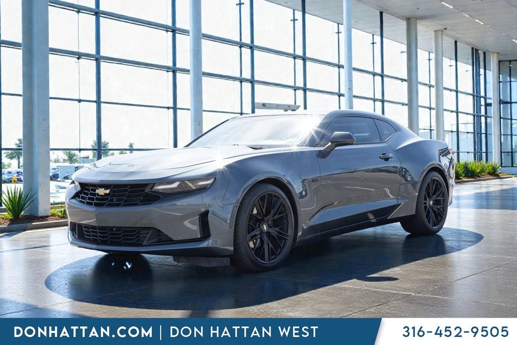 Used 2020 Chevrolet Camaro LT RWD image 18