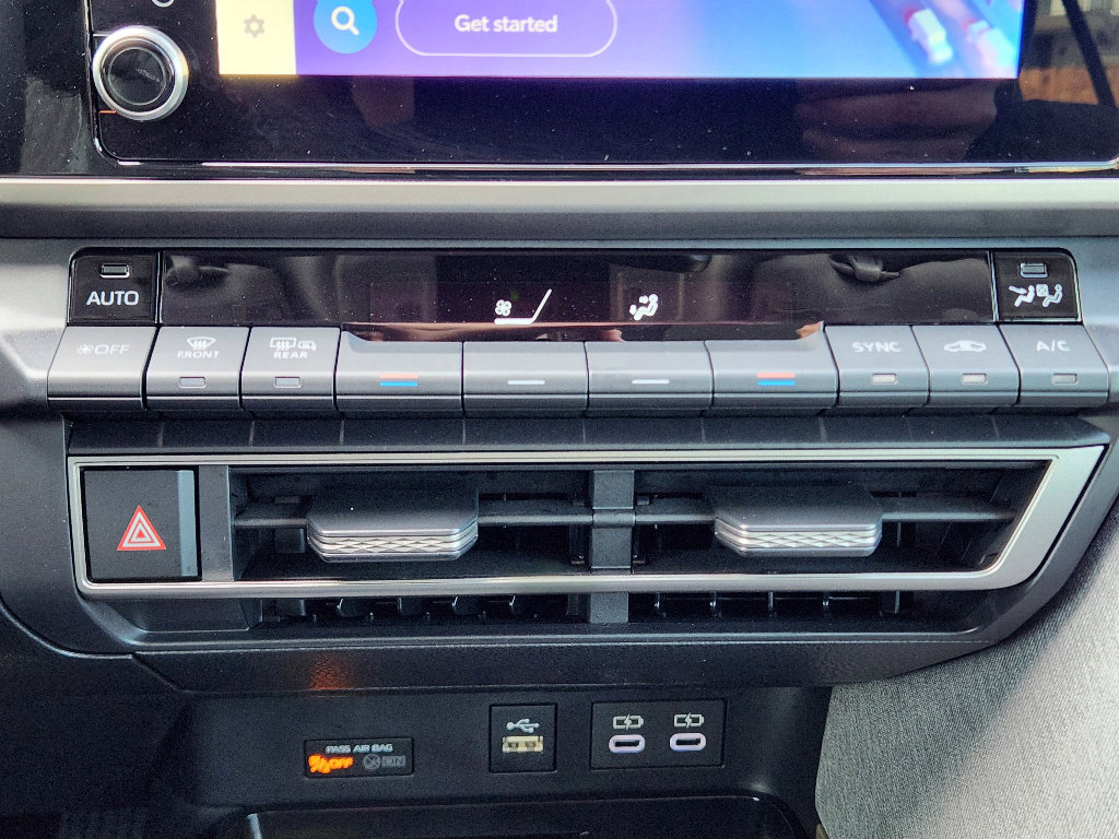 Used 2026 Toyota Camry LE w/ Convenience Package image 18