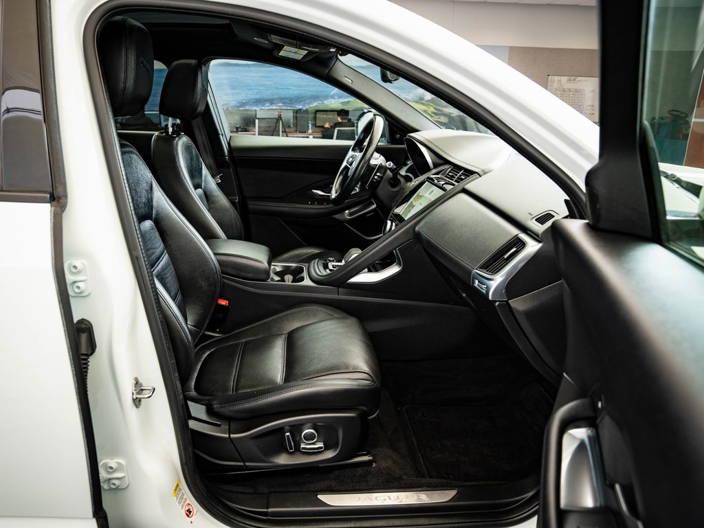 Used 2022 Jaguar E-PACE SE image 20
