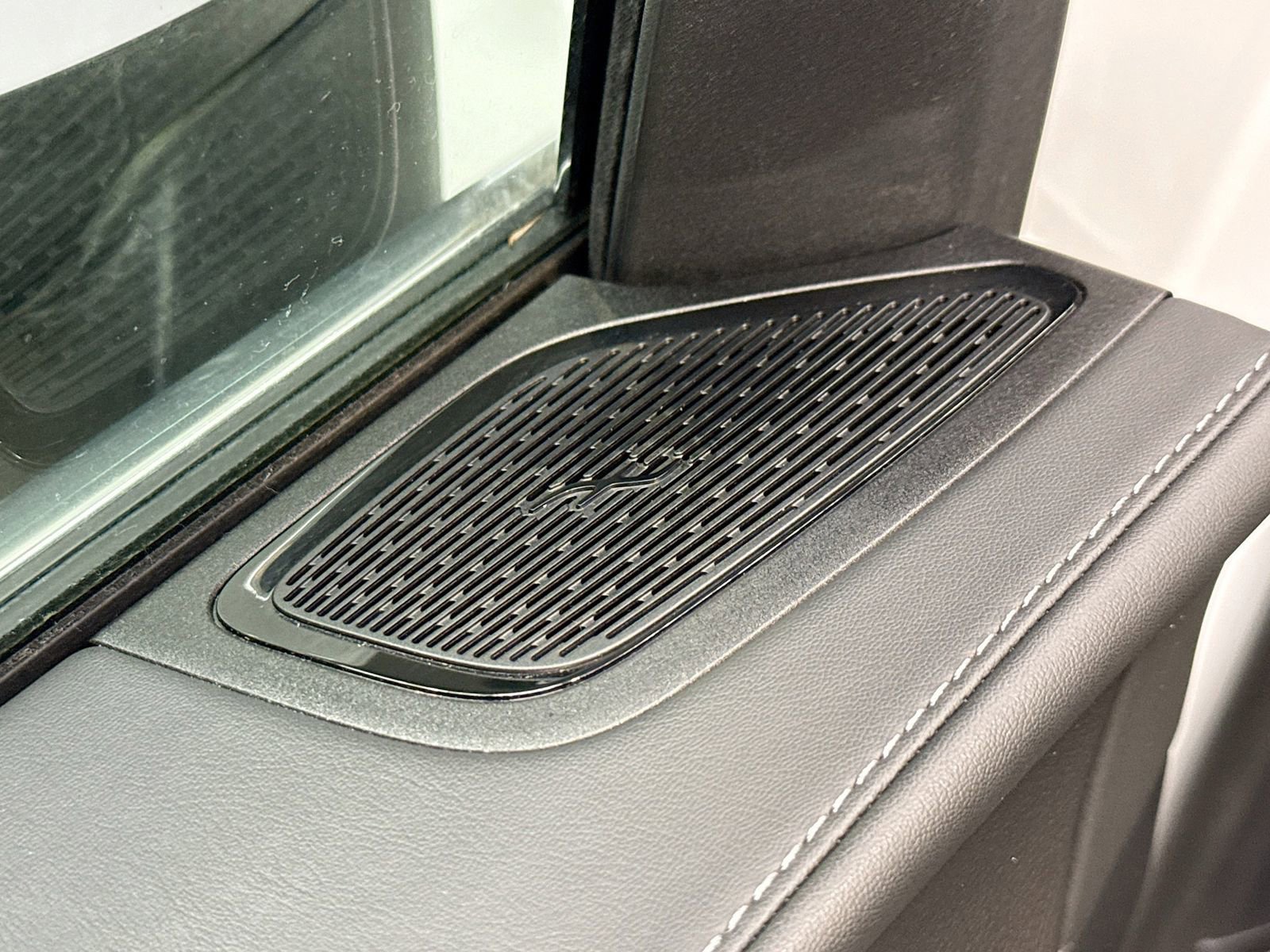 Used 2024 Mercedes-Benz GLC 300 4MATIC image 19