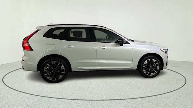 New 2026 Volvo XC60 B5 Plus w/ Climate Package PRO AWD/4WD image 8