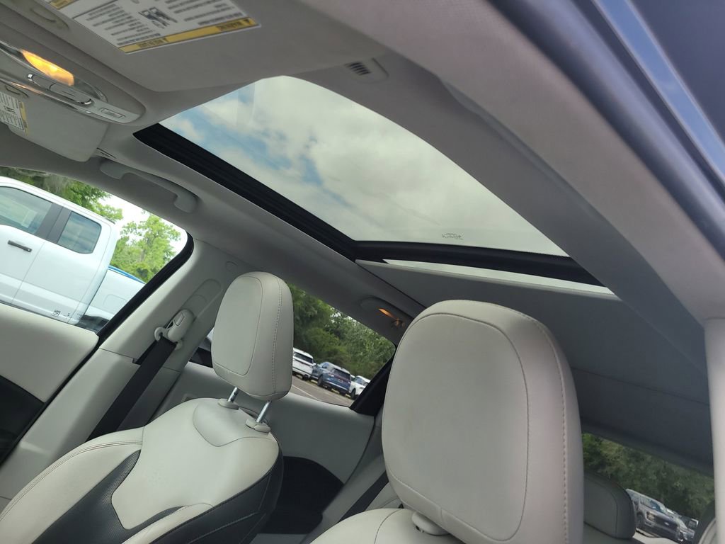 Used 2018 Jeep Compass Limited w/ Navigation Group image 19