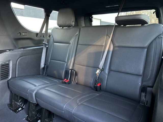 Used 2025 Chevrolet Suburban LT AWD/4WD image 26