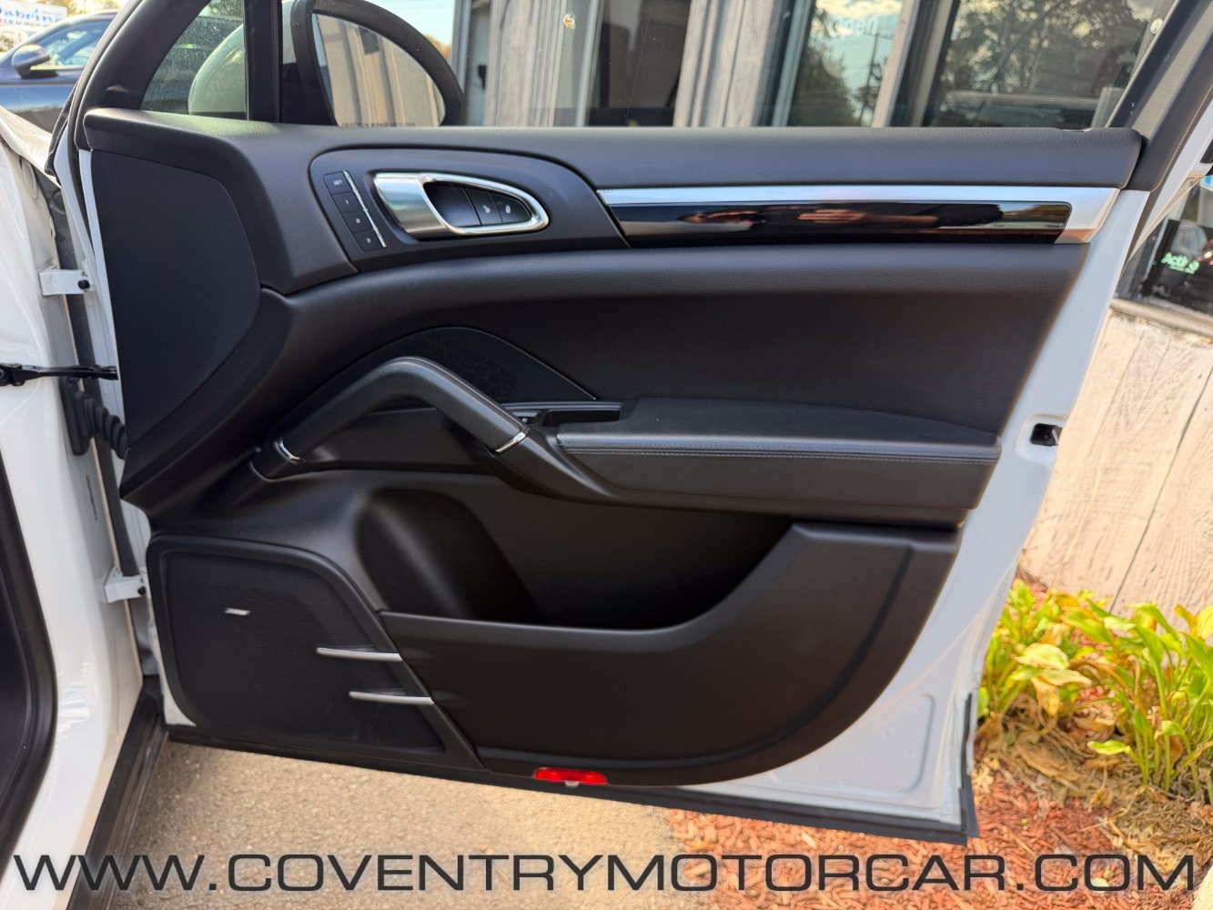 Used 2014 Porsche Cayenne S AWD/4WD image 42
