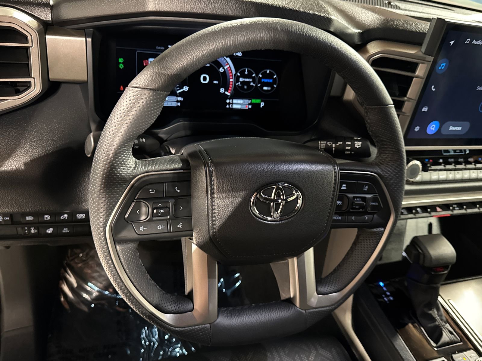 Used 2025 Toyota Sequoia SR5 w/ SR5 Premium Package AWD/4WD image 36