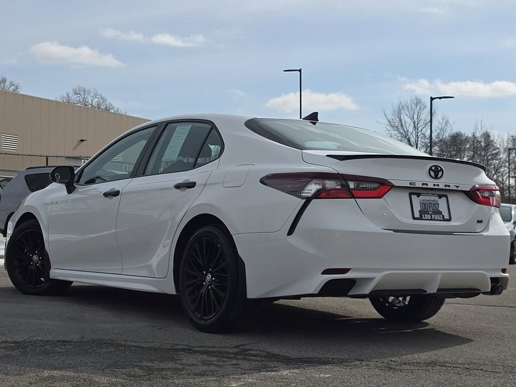 Used 2021 Toyota Camry SE image 12