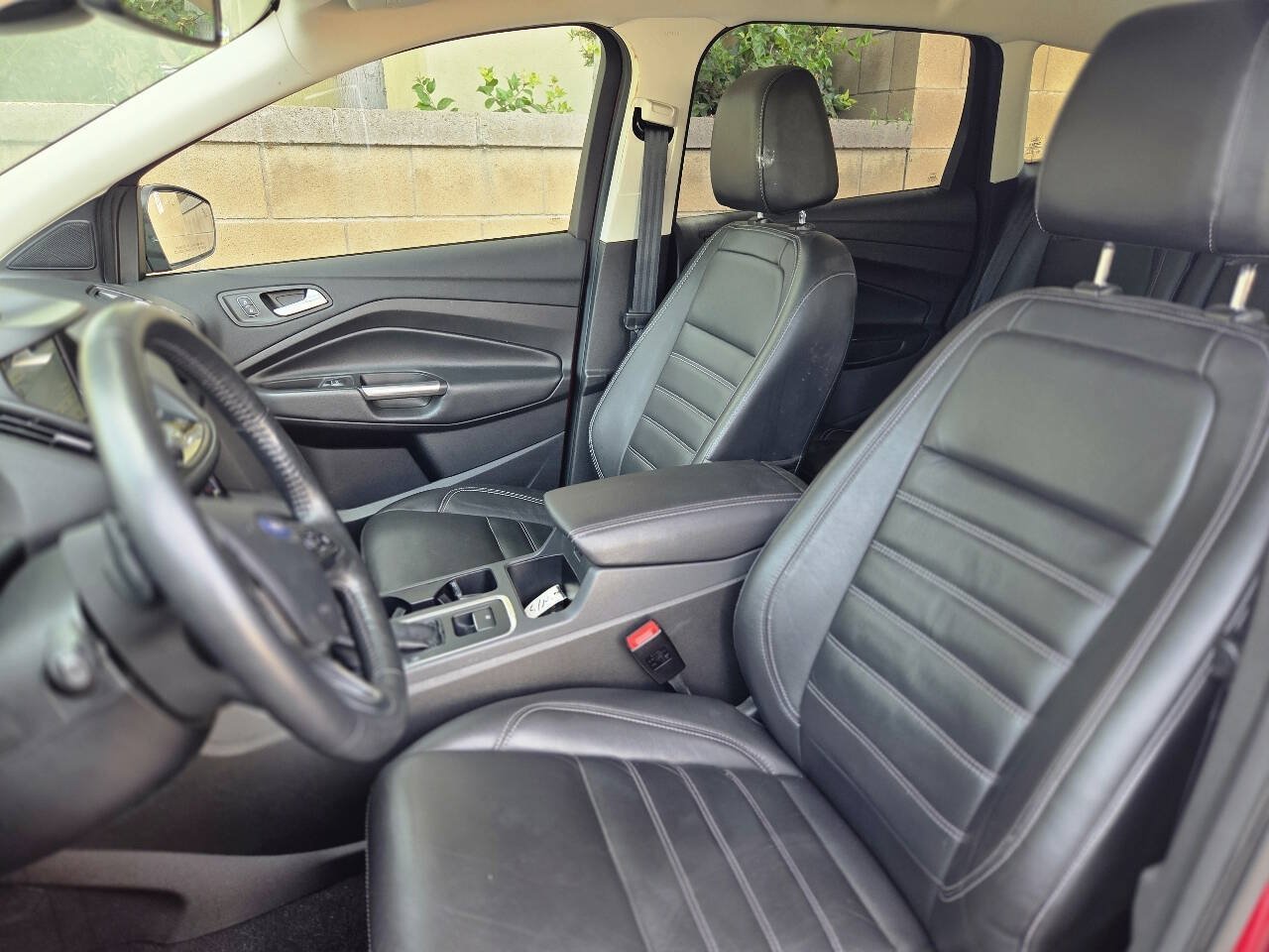Used 2017 Ford Escape Titanium w/ Equipment Group 301A AWD/4WD image 27