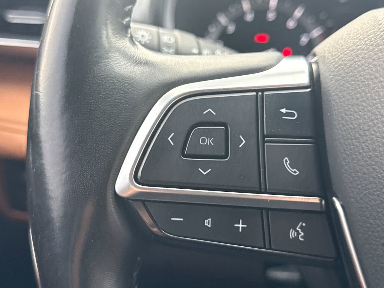 Used 2020 Toyota Highlander Platinum image 30