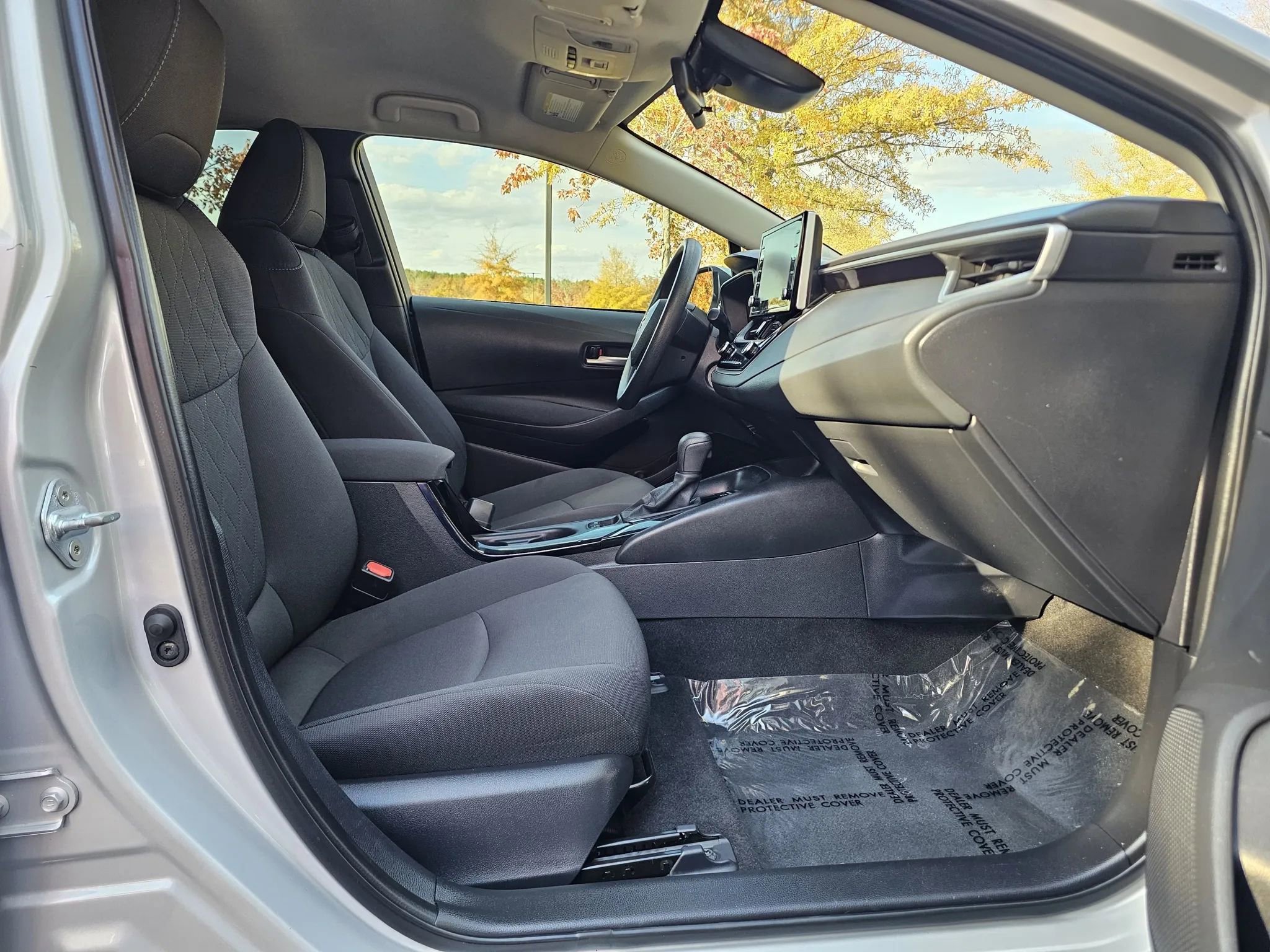 Used 2021 Toyota Corolla LE image 11