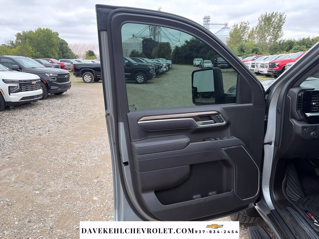 Used 2025 Chevrolet Silverado 2500 LT w/ All Star Edition AWD/4WD image 9